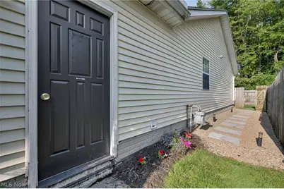 6302 Ridgeview Boulevard, North Ridgeville, OH 44039 - Photo 4