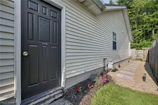 6302 Ridgeview Blvd, North Ridgeville, OH 44039 - Photo 4