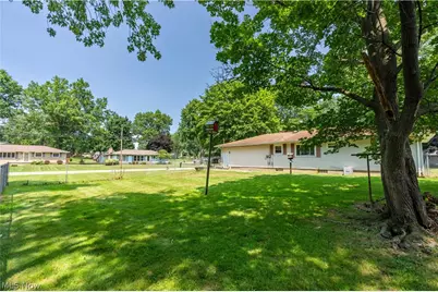 7101 Pinecrest Street NE, Canton, OH 44721 - Photo 6