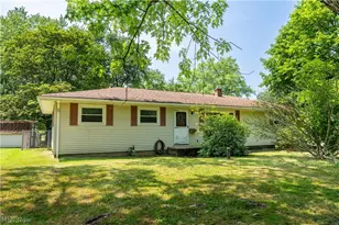 7101 Pinecrest St NE, Canton, OH 44721 - Photo 1