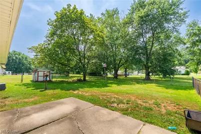 7101 Pinecrest Street NE, Canton, OH 44721 - Photo 4