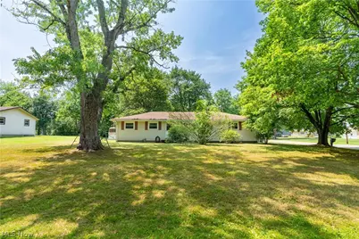 7101 Pinecrest Street NE, Canton, OH 44721 - Photo 2
