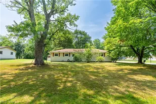 7101 Pinecrest St NE, Canton, OH 44721 - Photo 2