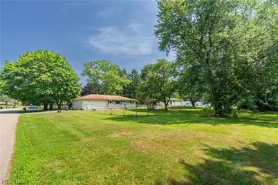 7101 Pinecrest Street NE, Canton, OH 44721 - Photo 8