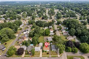 917 35th St NW, Canton, OH 44709 - Photo 2