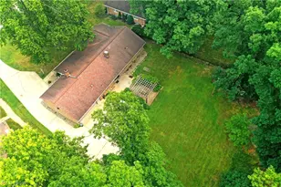 750 Blueberry Hill Dr, Canfield, OH 44406 - Photo 4