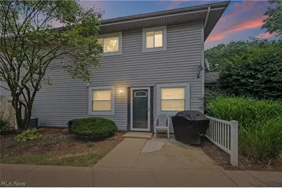 2436 Island Drive #C, Uniontown, OH 44685 - Photo 2