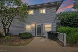 2436 Island Dr, Uniontown, OH 44685 - Photo 2