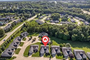 995 Flanders Dr, Wadsworth, OH 44281 - Photo 2