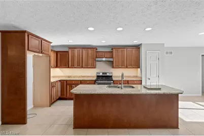 995 Flanders Drive, Wadsworth, OH 44281 - Photo 10