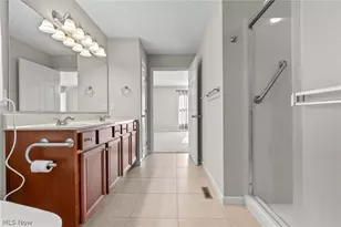 995 Flanders Dr, Wadsworth, OH 44281 - Photo 18