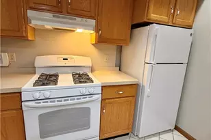 4046 St Andrews Ct, Canfield, OH 44406 - Photo 8