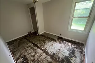212 Pauline Ave, Akron, OH 44312 - Photo 6