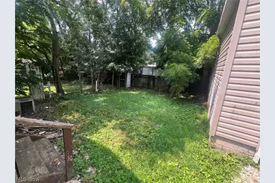 212 Pauline Avenue, Akron, OH 44312 - Photo 12