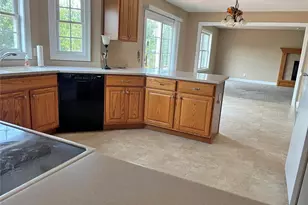 1196 Marigold St NW, Hartville, OH 44632 - Photo 6