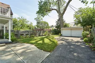 3701 Glencairn Rd, Huber Heights, OH 44122 - Photo 20