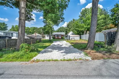 420 W Willowview Drive, Akron, OH 44319 - Photo 40