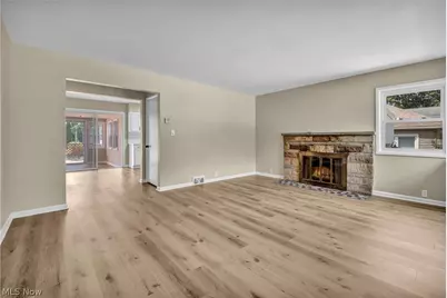 420 W Willowview Drive, Akron, OH 44319 - Photo 6