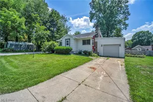 420 W Willowview Dr, Akron, OH 44319 - Photo 4