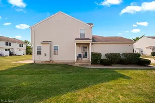 107 Meander Ln, Elyria, OH 44035 - Photo 2