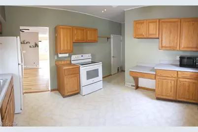 1422 Graber Drive, Oakwood, OH 44107 - Photo 10