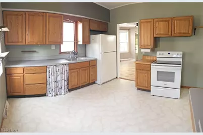 1422 Graber Drive, Oakwood, OH 44107 - Photo 8