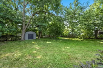 2139 Suncrest Circle, Cuyahoga Falls, OH 44221 - Photo 10