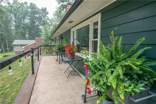 727 Sleepy Hollow Dr, Uniontown, OH 44685 - Photo 4