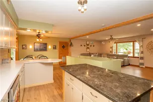 727 Sleepy Hollow Dr, Uniontown, OH 44685 - Photo 16