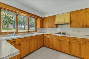 388 Cheryl Dr, Tallmadge, OH 44278 - Photo 8