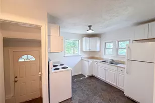 736 Bettes Ave, Akron, OH 44310 - Photo 2
