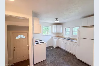 736 Bettes Avenue, Akron, OH 44310 - Photo 2