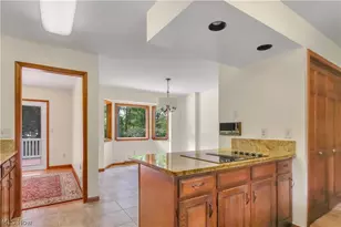 11785 Arbor Glen Dr, Chardon, OH 44024 - Photo 10