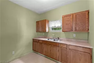 3233 Elm St, Weirton, WV 26062 - Photo 10
