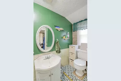 1043 Silvercrest Avenue, Akron, OH 44314 - Photo 16