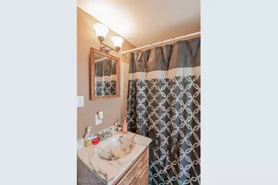 1043 Silvercrest Avenue, Akron, OH 44314 - Photo 22