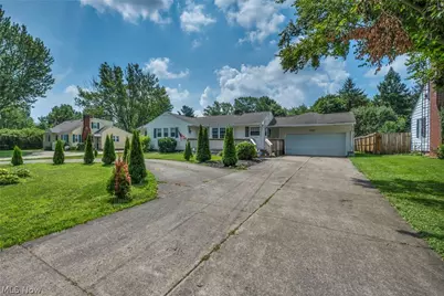 323 E Beech Street, Alliance, OH 44601 - Photo 2