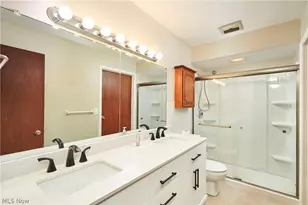 2 Meadowlawn Dr, Mentor, OH 44060 - Photo 2