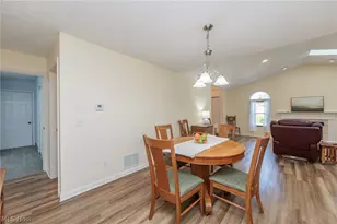 5211 Parkhurst Dr, Sheffield Village, OH 44054 - Photo 12