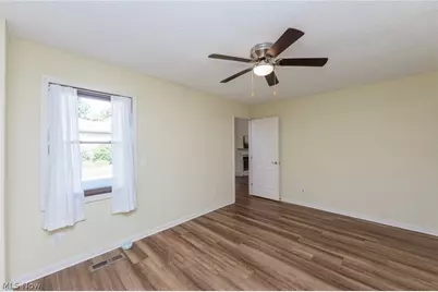 5211 Parkhurst Drive, Sheffield Village, OH 44054 - Photo 6