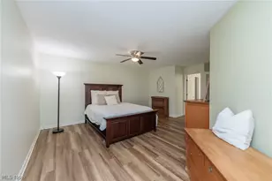 5211 Parkhurst Dr, Sheffield Village, OH 44054 - Photo 18