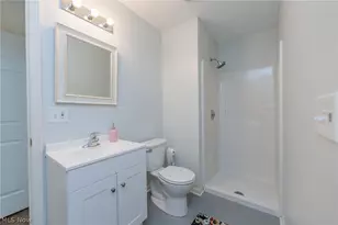 5211 Parkhurst Dr, Sheffield Village, OH 44054 - Photo 8