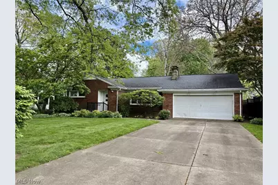 319 Bachtel Street SE, North Canton, OH 44720 - Photo 1