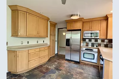 319 Bachtel Street SE, North Canton, OH 44720 - Photo 30