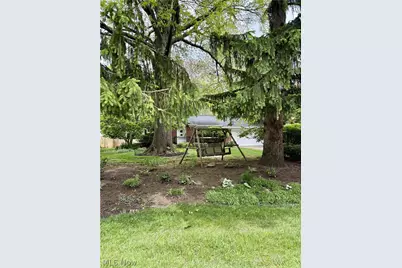 319 Bachtel Street SE, North Canton, OH 44720 - Photo 2