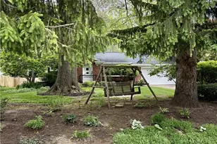 319 Bachtel St SE, North Canton, OH 44720 - Photo 2