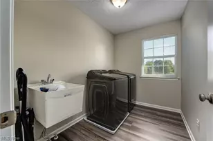 8133 Ashford Cir, North Ridgeville, OH 44039 - Photo 28