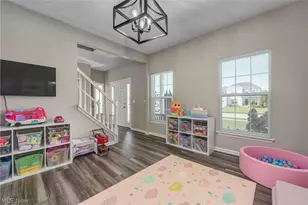8133 Ashford Cir, North Ridgeville, OH 44039 - Photo 6