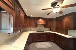 3883 Croydon Dr NW, Canton, OH 44718 - Photo 4