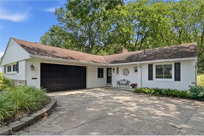 3426 Parkridge Circle NW, Canton, OH 44718 - Photo 2